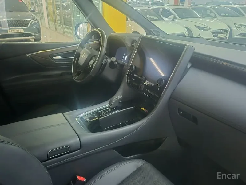 2024 Toyota Alphard с пробегом 11 442 км