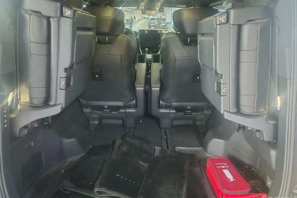 2024 Toyota Alphard с пробегом 11 442 км