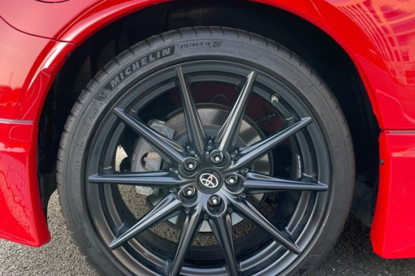 2024 Toyota GR86 с пробегом 10 276 км