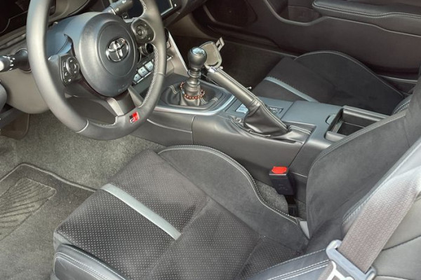 2024 Toyota GR86 с пробегом 10 276 км