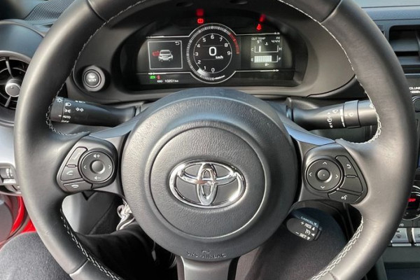 2024 Toyota GR86 с пробегом 10 276 км