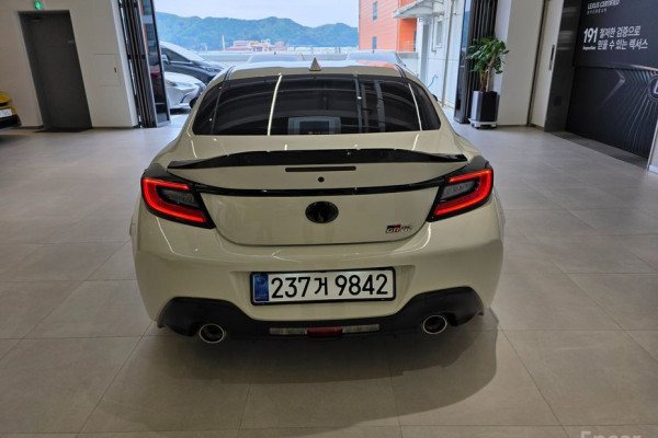 2024 Toyota GR86 с пробегом 14 310 км