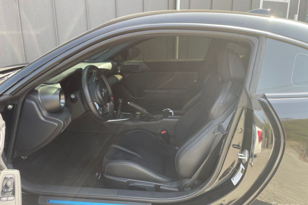 2024 Toyota GR86 с пробегом 17 400 км