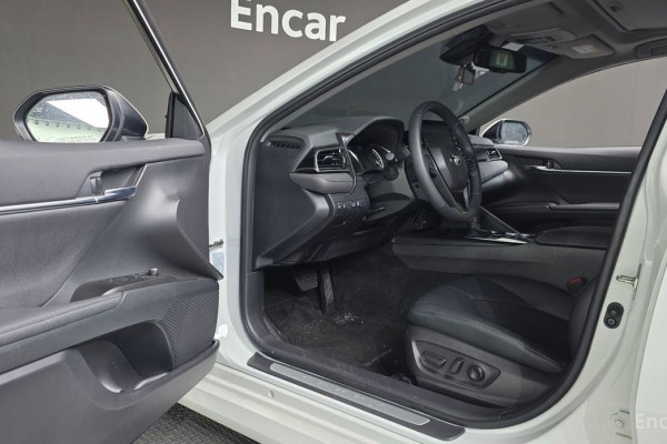 2023 Toyota Camry с пробегом 46 398 км