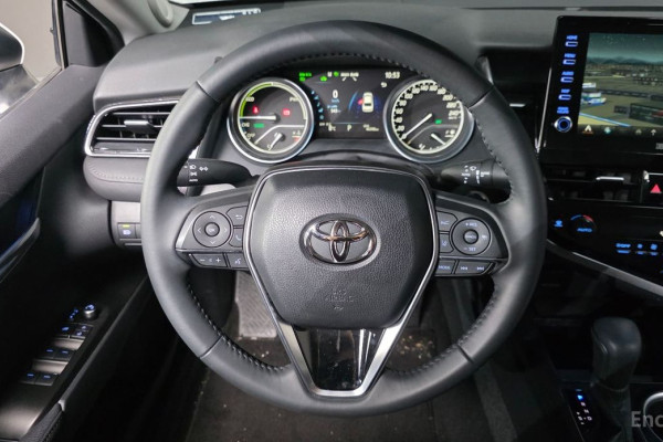 2023 Toyota Camry с пробегом 46 398 км