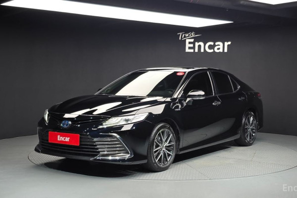 2023 Toyota Camry с пробегом 27 252 км