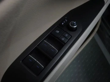 2023 Toyota Camry с пробегом 44 160 км
