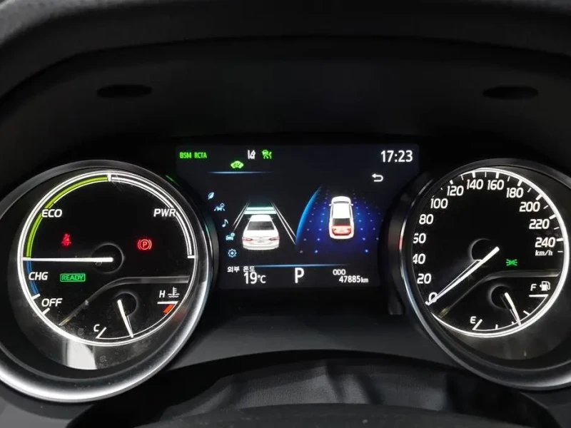 2024 Toyota Camry с пробегом 47 885 км