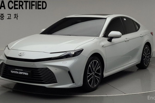 2025 Toyota Camry с пробегом 2 402 км