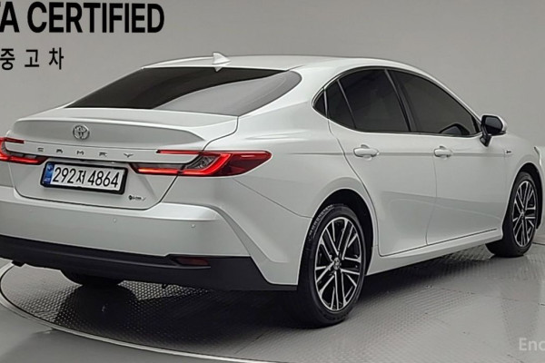 2025 Toyota Camry с пробегом 2 402 км