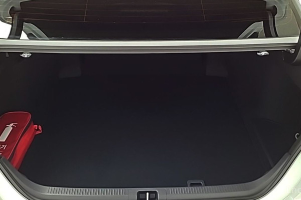 2025 Toyota Camry с пробегом 2 402 км