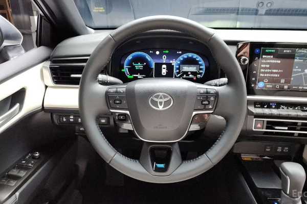 2025 Toyota Camry с пробегом 2 028 км