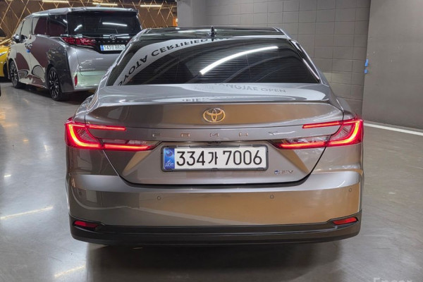 2025 Toyota Camry с пробегом 9 698 км