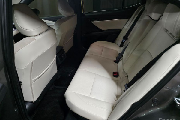 2025 Toyota Camry с пробегом 9 698 км