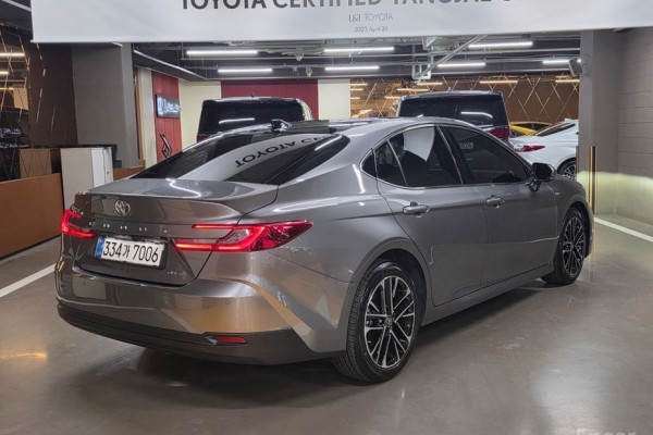 2025 Toyota Camry с пробегом 9 698 км
