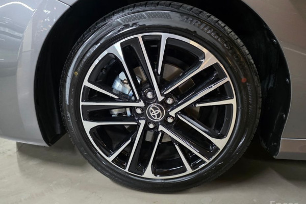 2025 Toyota Camry с пробегом 9 698 км