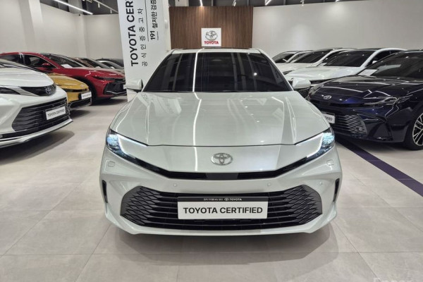2025 Toyota Camry с пробегом 8 299 км