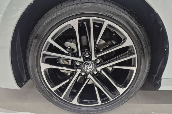 2025 Toyota Camry с пробегом 8 299 км