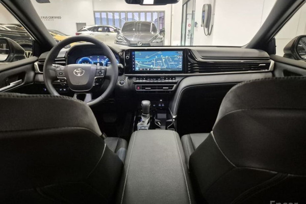 2025 Toyota Camry с пробегом 8 299 км