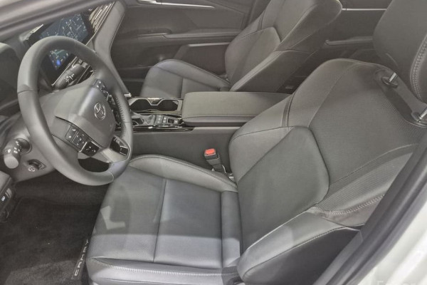 2025 Toyota Camry с пробегом 8 299 км