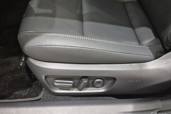 2025 Toyota Camry с пробегом 8 299 км