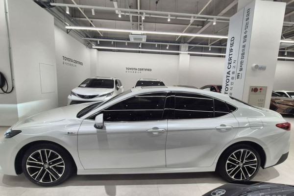 2025 Toyota Camry с пробегом 8 299 км