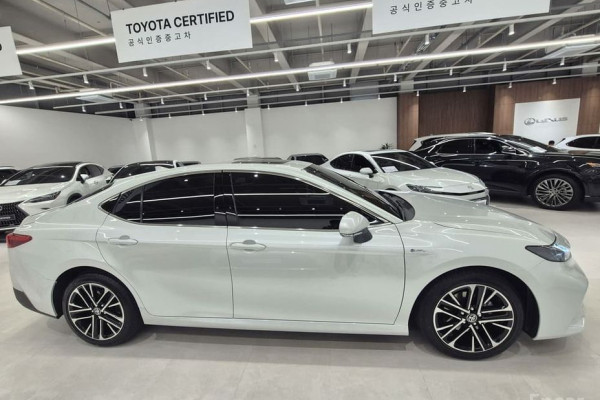 2025 Toyota Camry с пробегом 8 299 км