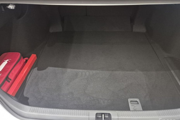 2025 Toyota Camry с пробегом 8 299 км