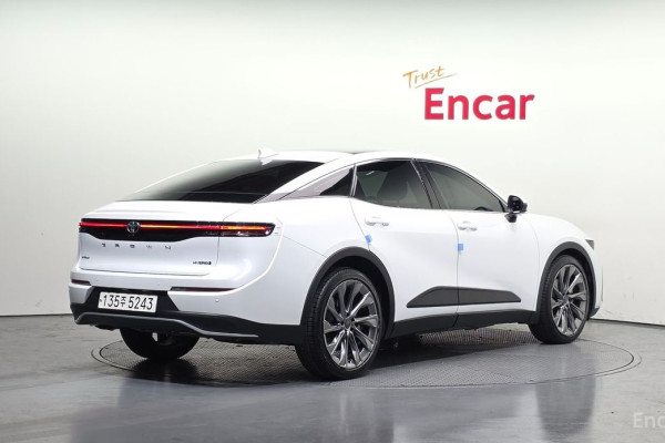 2023 Toyota Crown с пробегом 18 693 км