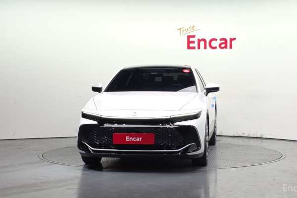 2023 Toyota Crown с пробегом 18 693 км