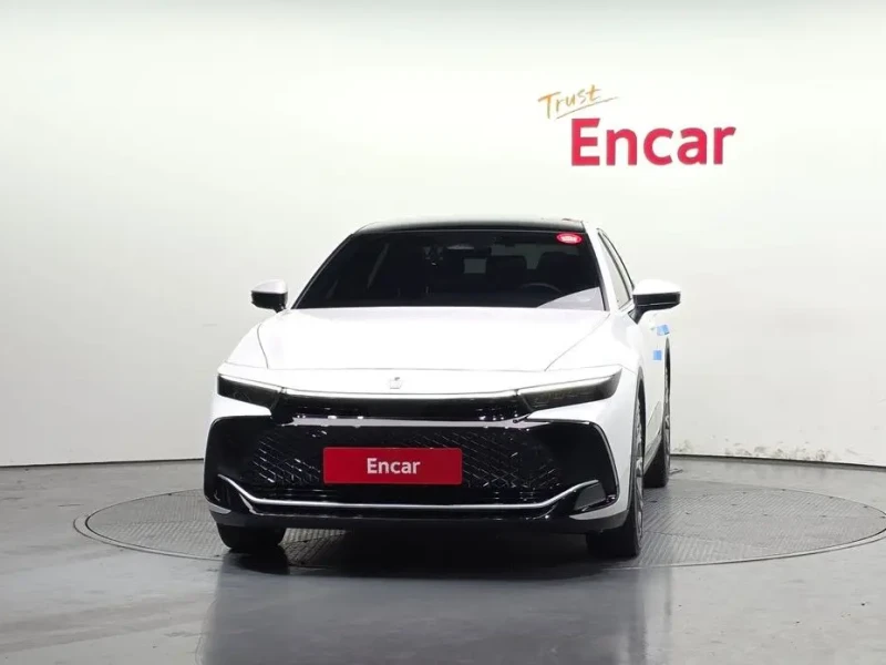 2023 Toyota Crown с пробегом 18 693 км