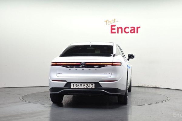 2023 Toyota Crown с пробегом 18 693 км