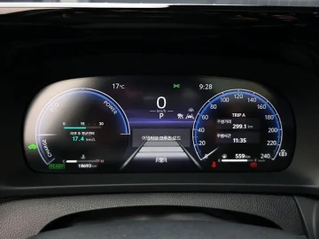 2023 Toyota Crown с пробегом 18 693 км