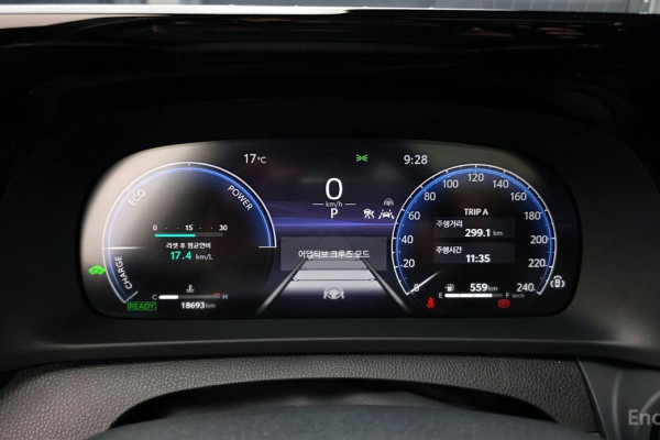 2023 Toyota Crown с пробегом 18 693 км