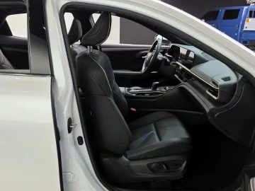 2023 Toyota Crown с пробегом 18 693 км
