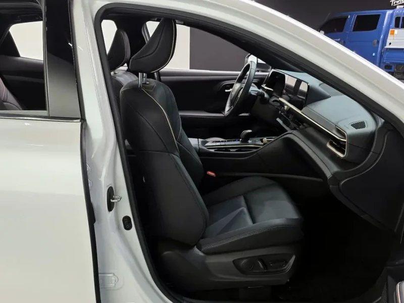 2023 Toyota Crown с пробегом 18 693 км
