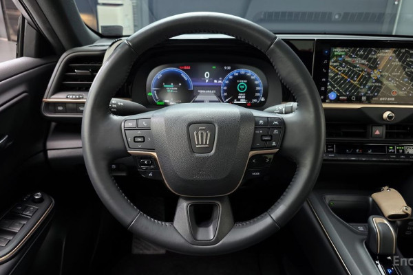 2023 Toyota Crown с пробегом 18 693 км