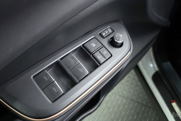 2023 Toyota Crown с пробегом 18 693 км