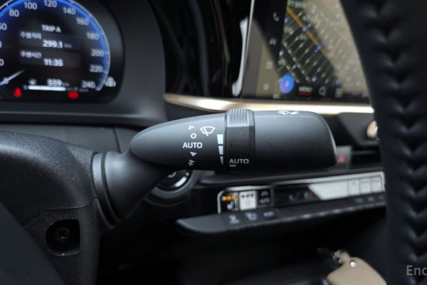 2023 Toyota Crown с пробегом 18 693 км