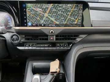 2023 Toyota Crown с пробегом 18 693 км