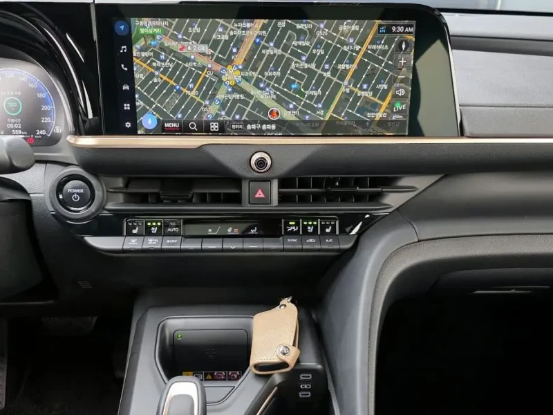 2023 Toyota Crown с пробегом 18 693 км