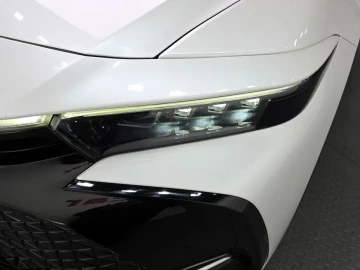 2023 Toyota Crown с пробегом 18 693 км
