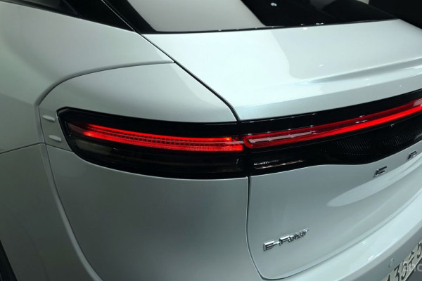 2023 Toyota Crown с пробегом 18 693 км