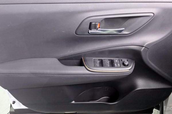 2023 Toyota Crown с пробегом 18 693 км