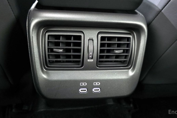 2023 Toyota Crown с пробегом 18 693 км