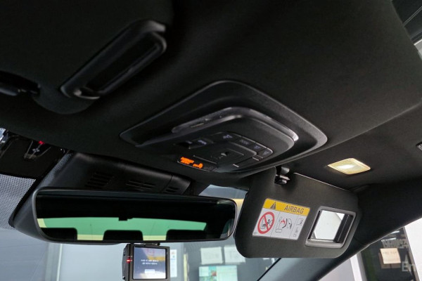 2023 Toyota Crown с пробегом 18 693 км