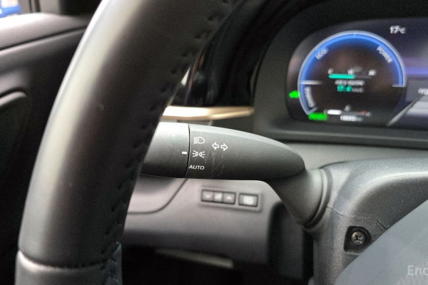 2023 Toyota Crown с пробегом 18 693 км