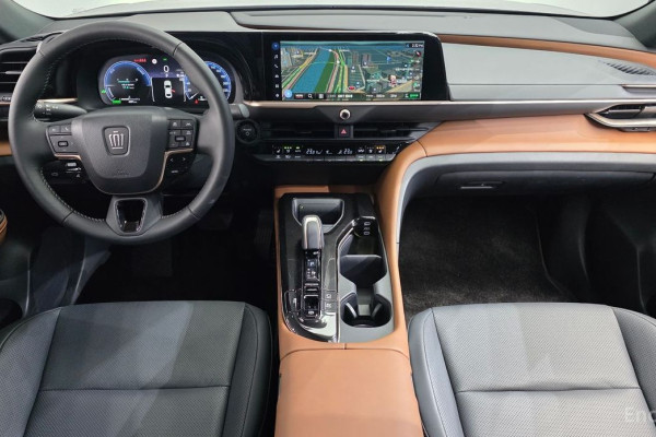 2026 Toyota Crown с пробегом 4 091 км