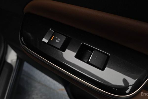 2026 Toyota Crown с пробегом 4 091 км