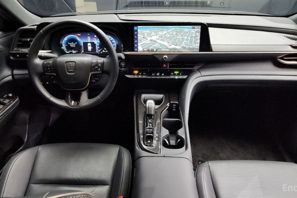 2024 Toyota Crown с пробегом 8 267 км